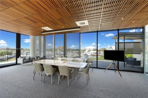 Propiedad comercial en venta en Miami, Florida № 1772486 - foto 5