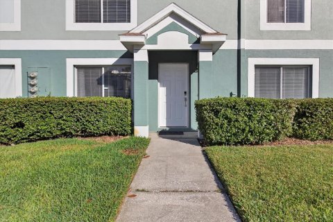 Townhouse in Brandon, Florida 2 bedrooms, 109.44 sq.m. № 2104147 - photo 3