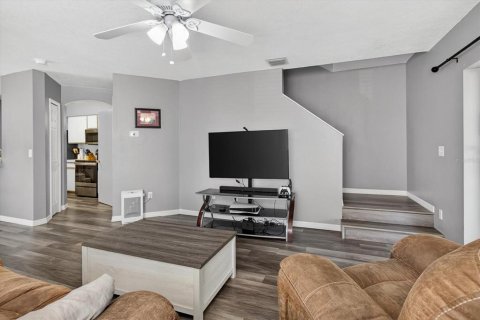 Townhouse in Brandon, Florida 2 bedrooms, 109.44 sq.m. № 2104147 - photo 15