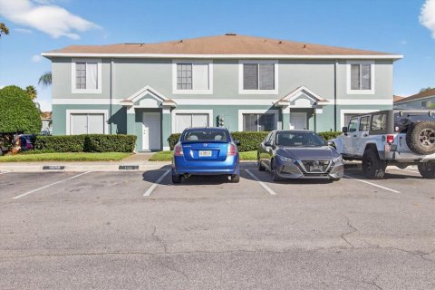 Townhouse in Brandon, Florida 2 bedrooms, 109.44 sq.m. № 2104147 - photo 4