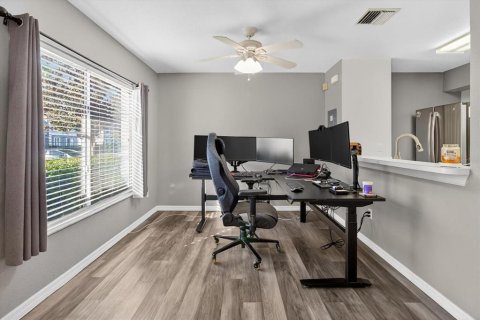 Townhouse in Brandon, Florida 2 bedrooms, 109.44 sq.m. № 2104147 - photo 5