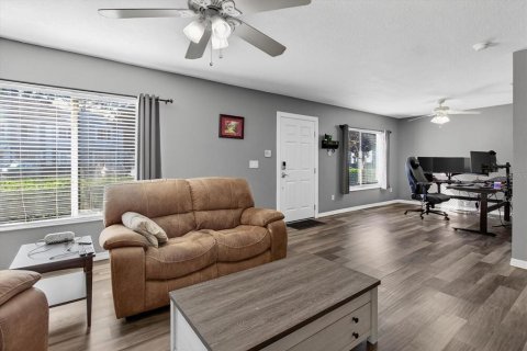 Townhouse in Brandon, Florida 2 bedrooms, 109.44 sq.m. № 2104147 - photo 13