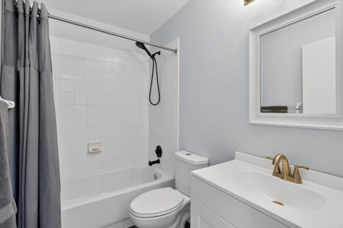 Townhouse in Brandon, Florida 2 bedrooms, 109.44 sq.m. № 2104147 - photo 21