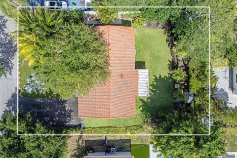 House in El Portal, Florida 3 bedrooms, 120.22 sq.m. № 1874300 - photo 9