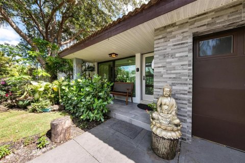 House in El Portal, Florida 3 bedrooms, 120.22 sq.m. № 1874300 - photo 7