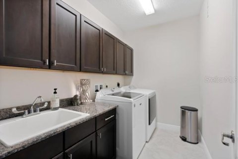 Townhouse in West Palm Beach, Florida 3 bedrooms, 211.63 sq.m. № 2102435 - photo 29