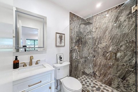 House in Miami, Florida 4 bedrooms, 152.92 sq.m. № 2016795 - photo 12