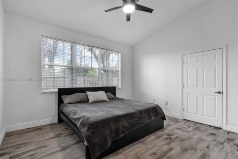 Townhouse in Sunrise, Florida 2 bedrooms, 126.81 sq.m. № 2153091 - photo 14