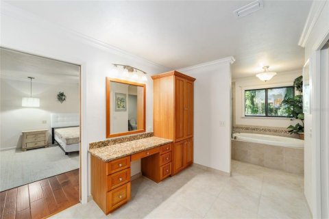 House in Gainesville, Florida 3 bedrooms, 349.68 sq.m. № 1765921 - photo 19