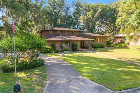 House in Gainesville, Florida 3 bedrooms, 349.68 sq.m. № 1765921 - photo 1