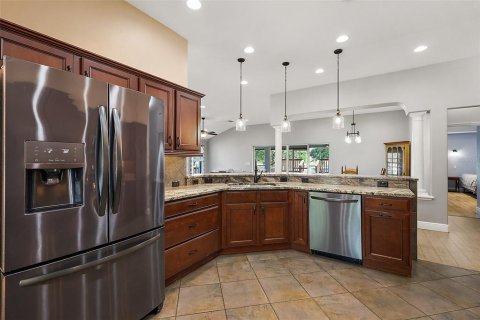 House in Wildwood, Florida 5 bedrooms, 268.67 sq.m. № 1829734 - photo 5