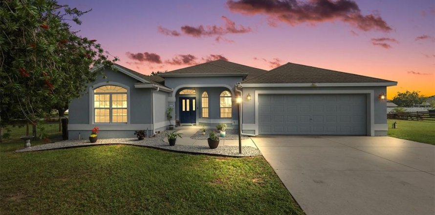 House in Wildwood, Florida 5 bedrooms, 268.67 sq.m. № 1829734