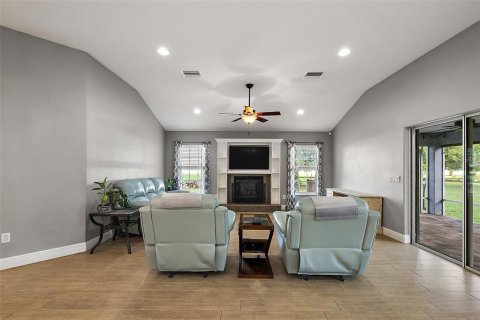 House in Wildwood, Florida 5 bedrooms, 268.67 sq.m. № 1829734 - photo 11