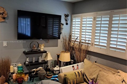 House in Plantation, Florida 3 bedrooms, 122.45 sq.m. № 1715679 - photo 18