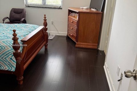 Townhouse in Miami, Florida 3 bedrooms, 165.09 sq.m. № 2049976 - photo 12