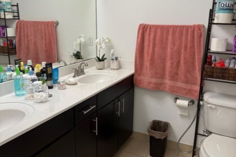 Townhouse in Miami, Florida 3 bedrooms, 165.09 sq.m. № 2049976 - photo 10