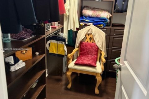 Townhouse in Miami, Florida 3 bedrooms, 165.09 sq.m. № 2049976 - photo 15