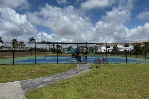 Townhouse in Miami, Florida 3 bedrooms, 165.09 sq.m. № 2049976 - photo 24