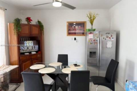 Townhouse in Miami, Florida 3 bedrooms, 165.09 sq.m. № 2049976 - photo 27