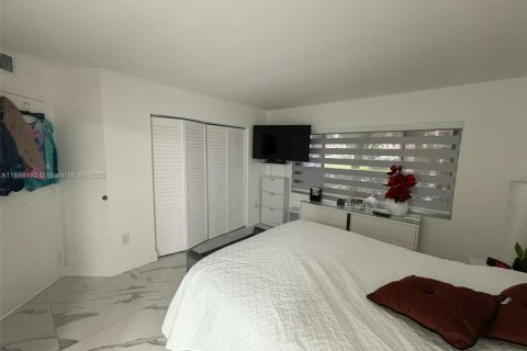 Condominio en alquiler en Pembroke Pines, Florida, 1 dormitorio, 98.1 m2 № 1938655 - foto 10