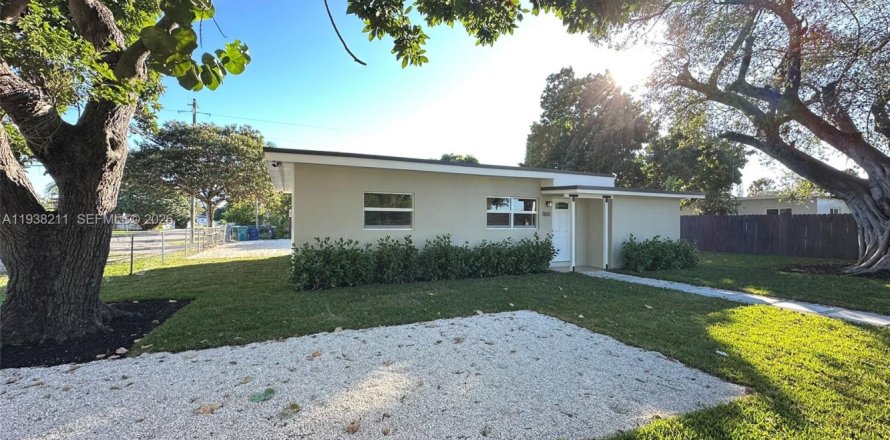 Villa ou maison à Miami, Floride 3 chambres, 111.3 m2 № 1995948