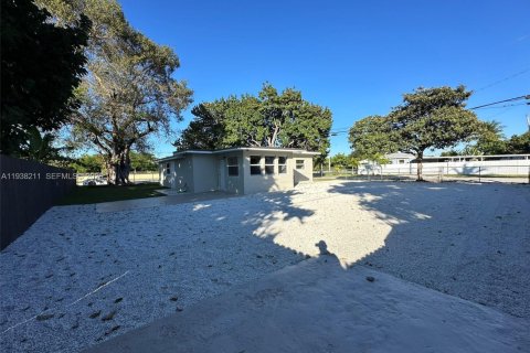 Villa ou maison à vendre à Miami, Floride: 3 chambres, 111.3 m2 № 1995948 - photo 23