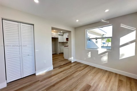 Villa ou maison à vendre à Miami, Floride: 3 chambres, 111.3 m2 № 1995948 - photo 9