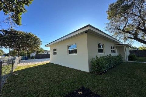 Villa ou maison à vendre à Miami, Floride: 3 chambres, 111.3 m2 № 1995948 - photo 25
