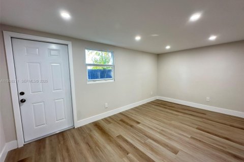 Villa ou maison à vendre à Miami, Floride: 3 chambres, 111.3 m2 № 1995948 - photo 10