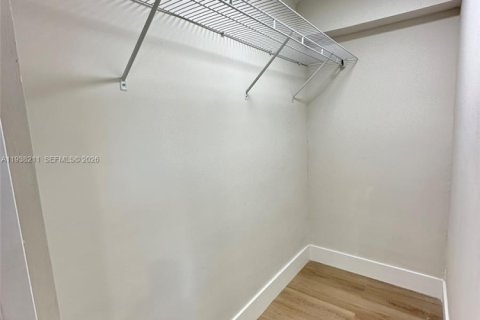 Villa ou maison à vendre à Miami, Floride: 3 chambres, 111.3 m2 № 1995948 - photo 14