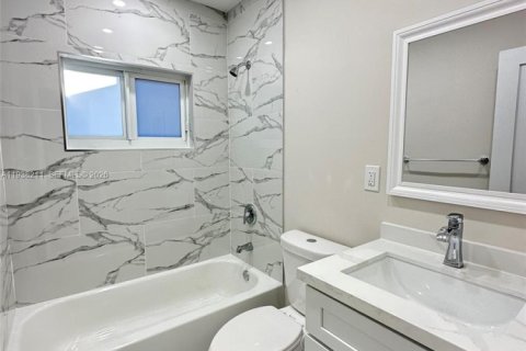 Villa ou maison à vendre à Miami, Floride: 3 chambres, 111.3 m2 № 1995948 - photo 19