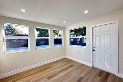 Villa ou maison à vendre à Miami, Floride: 3 chambres, 111.3 m2 № 1995948 - photo 8