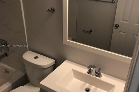 Condo in Miramar, Florida, 2 bedrooms  № 2041910 - photo 10