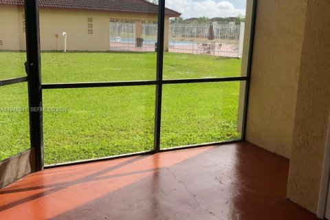 Condo in Miramar, Florida, 2 bedrooms  № 2041910 - photo 20