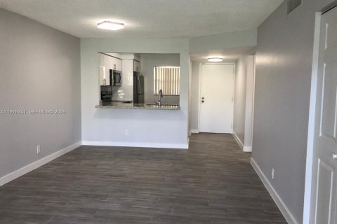 Condo in Miramar, Florida, 2 bedrooms  № 2041910