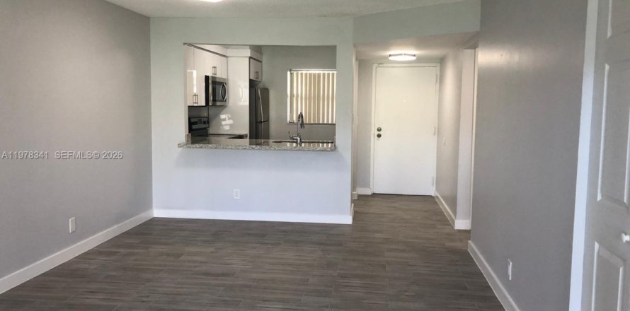 Condo in Miramar, Florida, 2 bedrooms  № 2041910