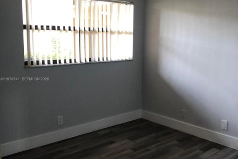 Condo in Miramar, Florida, 2 bedrooms  № 2041910 - photo 7