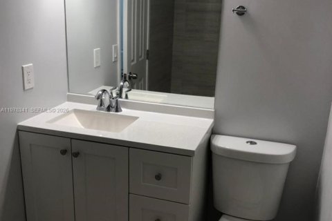 Condo in Miramar, Florida, 2 bedrooms  № 2041910 - photo 17