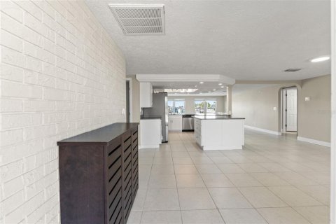 Villa ou maison à vendre à New Port Richey, Floride: 3 chambres, 146.51 m2 № 2200026 - photo 15