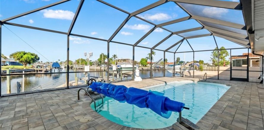 Villa ou maison à New Port Richey, Floride 3 chambres, 146.51 m2 № 2200026