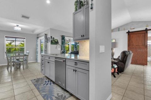 Casa en venta en Cape Coral, Florida, 3 dormitorios, 160.44 m2 № 1828057 - foto 9
