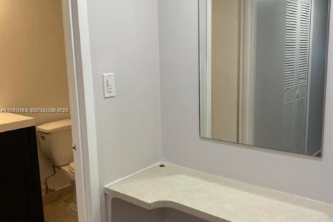 Condominio en venta en North Miami, Florida, 1 dormitorio, 72.28 m2 № 2031455 - foto 21