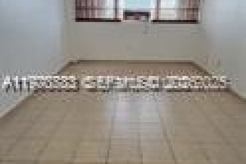 Condominio en venta en North Miami, Florida, 1 dormitorio, 72.28 m2 № 2031455 - foto 19