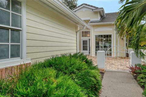 Dúplex en venta en University Park, Florida, 2 dormitorios, 137.87 m2 № 1911121 - foto 3