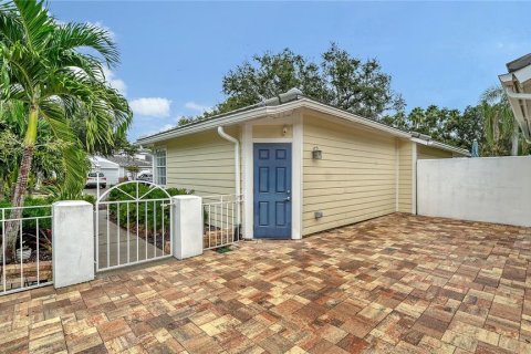 Dúplex en venta en University Park, Florida, 2 dormitorios, 137.87 m2 № 1911121 - foto 6