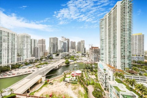 Apartamento en alquiler en Miami, Florida, 2 dormitorios, 86.86 m2 № 2011529 - foto 19