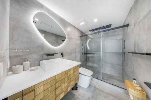 Apartamento en alquiler en Miami, Florida, 2 dormitorios, 86.86 m2 № 2011529 - foto 11