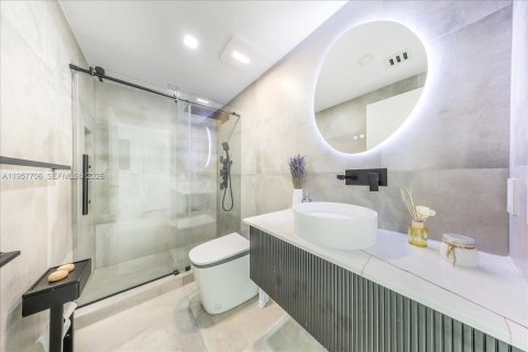 Apartamento en alquiler en Miami, Florida, 2 dormitorios, 86.86 m2 № 2011529 - foto 14