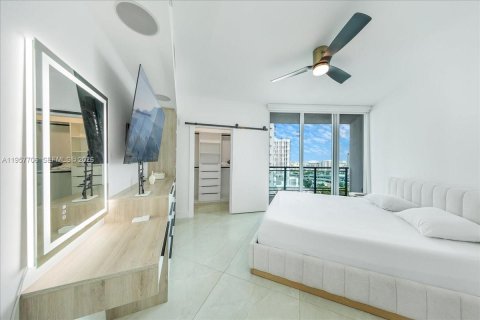 Apartamento en alquiler en Miami, Florida, 2 dormitorios, 86.86 m2 № 2011529 - foto 9