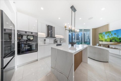 Apartamento en alquiler en Miami, Florida, 2 dormitorios, 86.86 m2 № 2011529 - foto 5